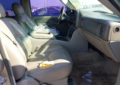 2003 Chevrolet Tahoe Z71 z USA, uszkodzony, nr VIN 1GNEK13ZX3R167845